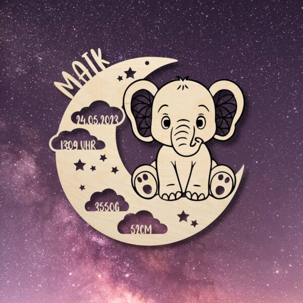 Rundes Holzschild SVG mit Mond, Wolken, Sternen und sitzendem Elefanten, personalisiert, rosa-lilaner Galaxy-Hintergrund